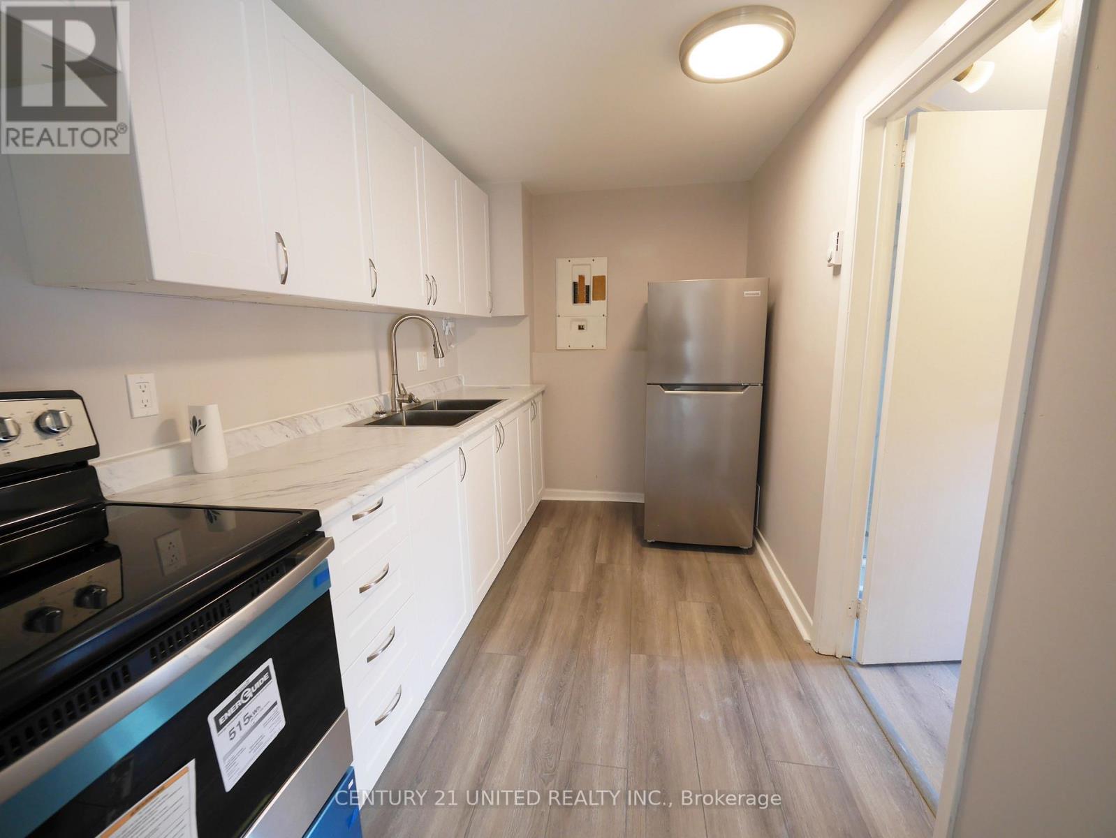 381a Queen Street, Peterborough Central (North), Ontario  K9H 3J7 - Photo 5 - X12159572