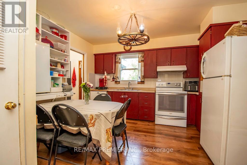 2704 Television Road, Douro-Dummer, Ontario  K9L 1E5 - Photo 10 - X12159344