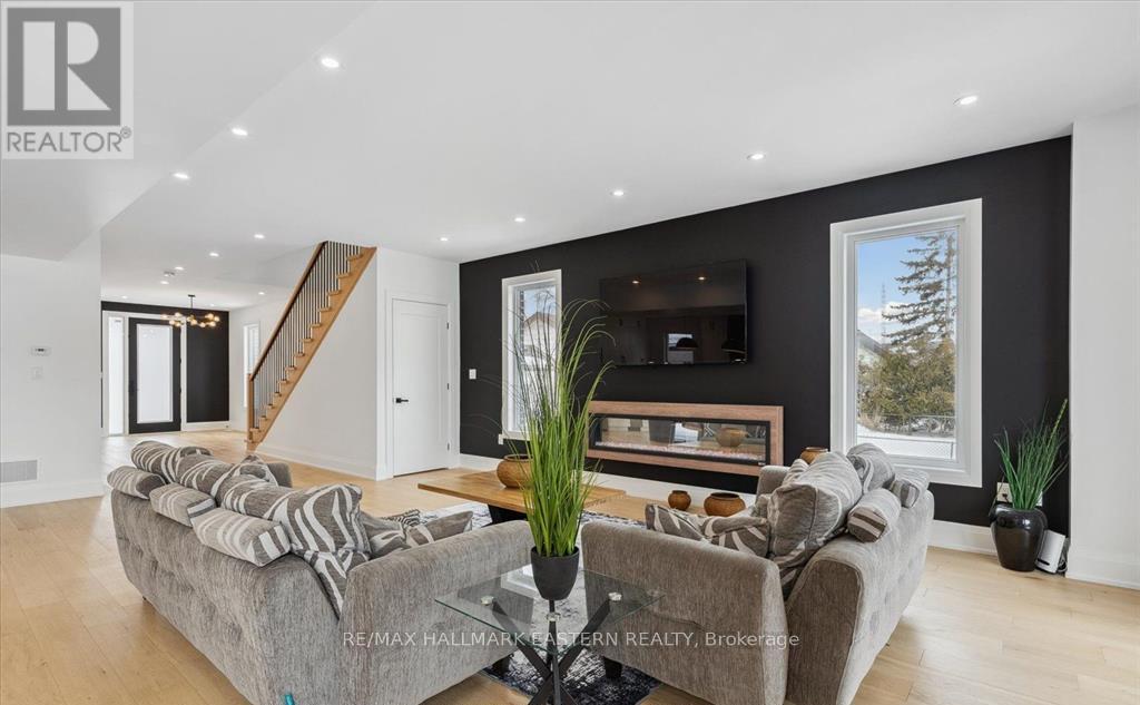 678 Otonabee Drive, Peterborough South (East), Ontario  K9J 7P9 - Photo 16 - X12159603