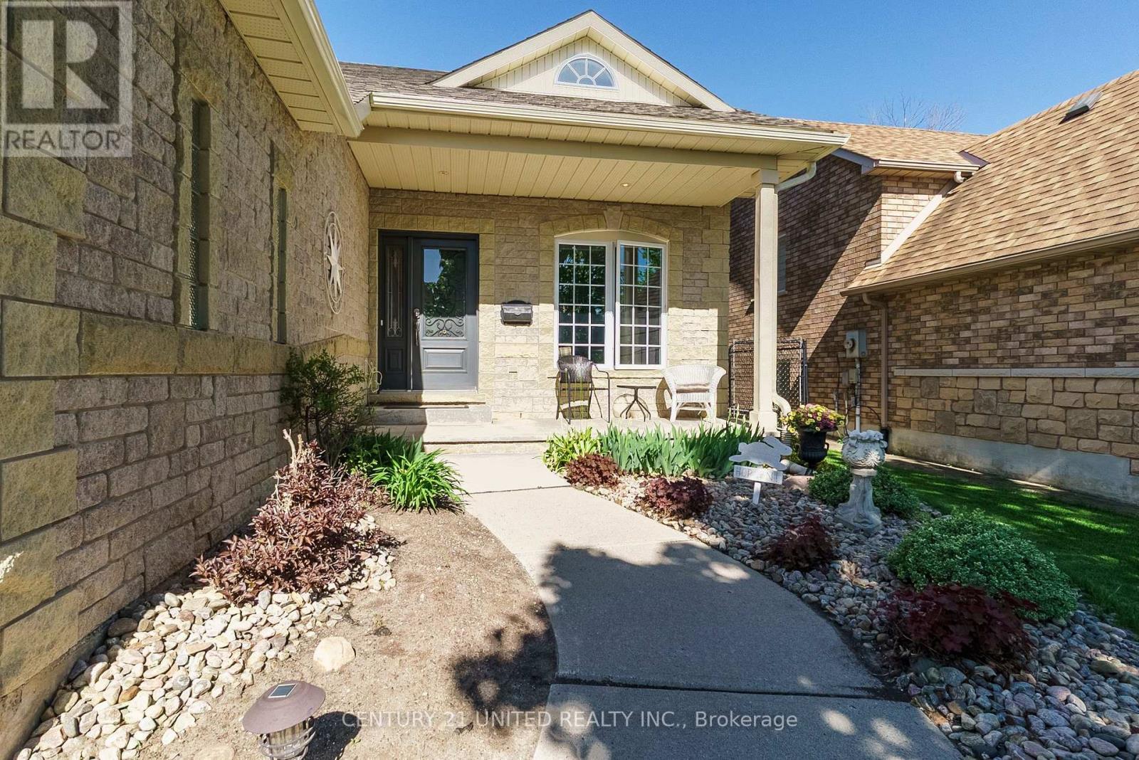 2416 Denure Drive, Peterborough West (North), Ontario  K9K 2L4 - Photo 3 - X12159741