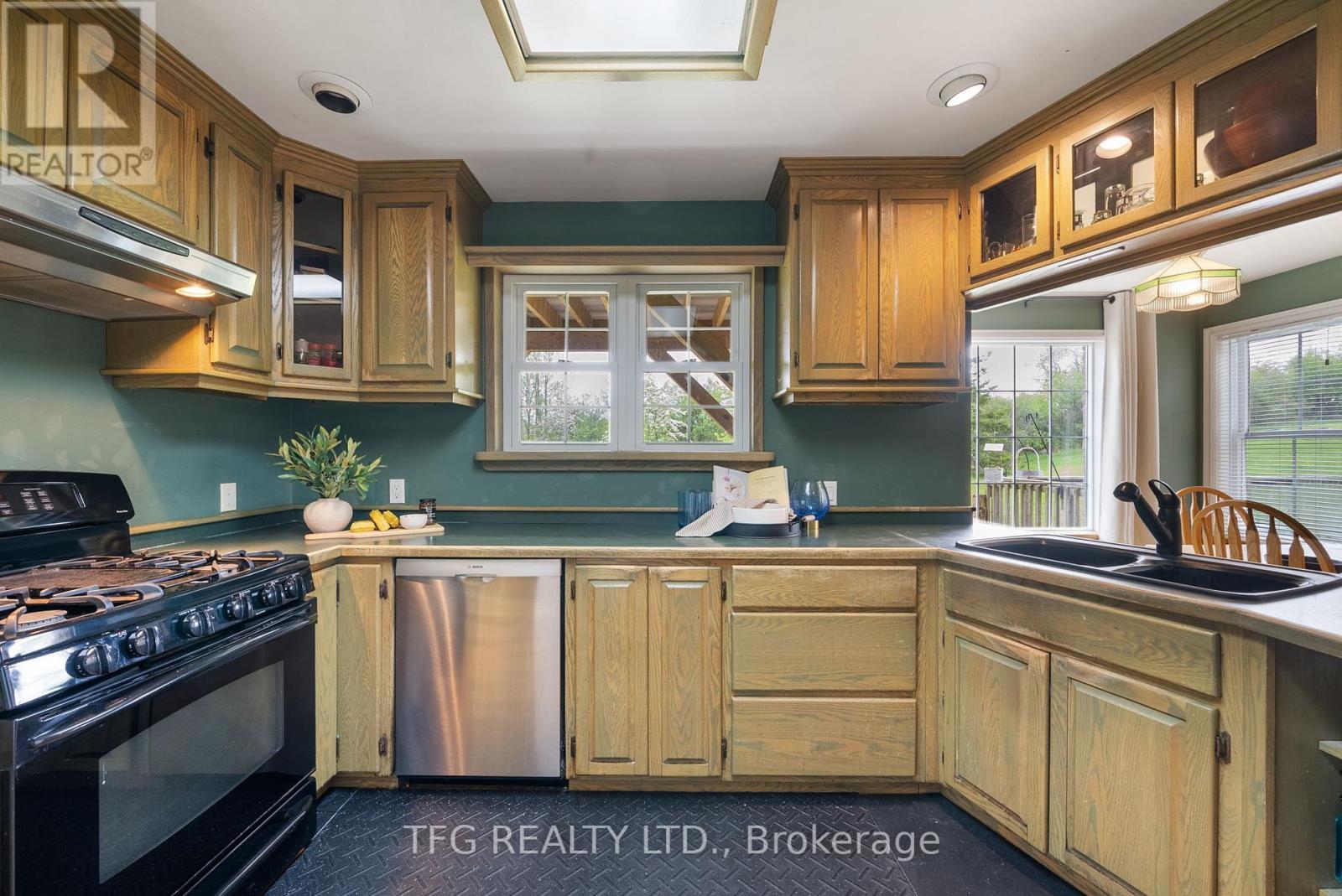 41 Grandview Drive, Kawartha Lakes (Emily), Ontario  K0L 2W0 - Photo 11 - X12159860
