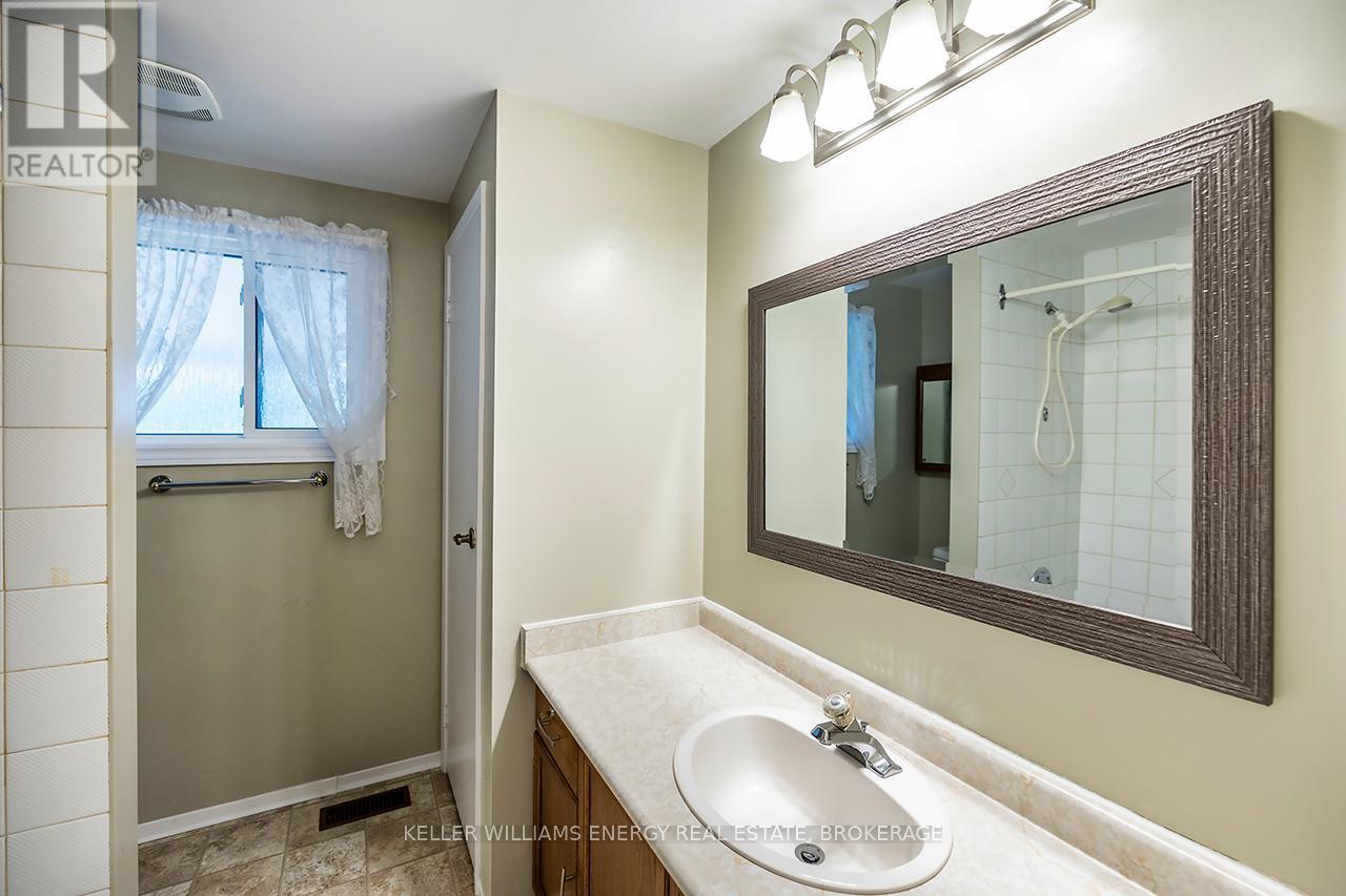 14 Fairway Drive, Clarington (Newcastle), Ontario  L1B 1B3 - Photo 18 - E12160334