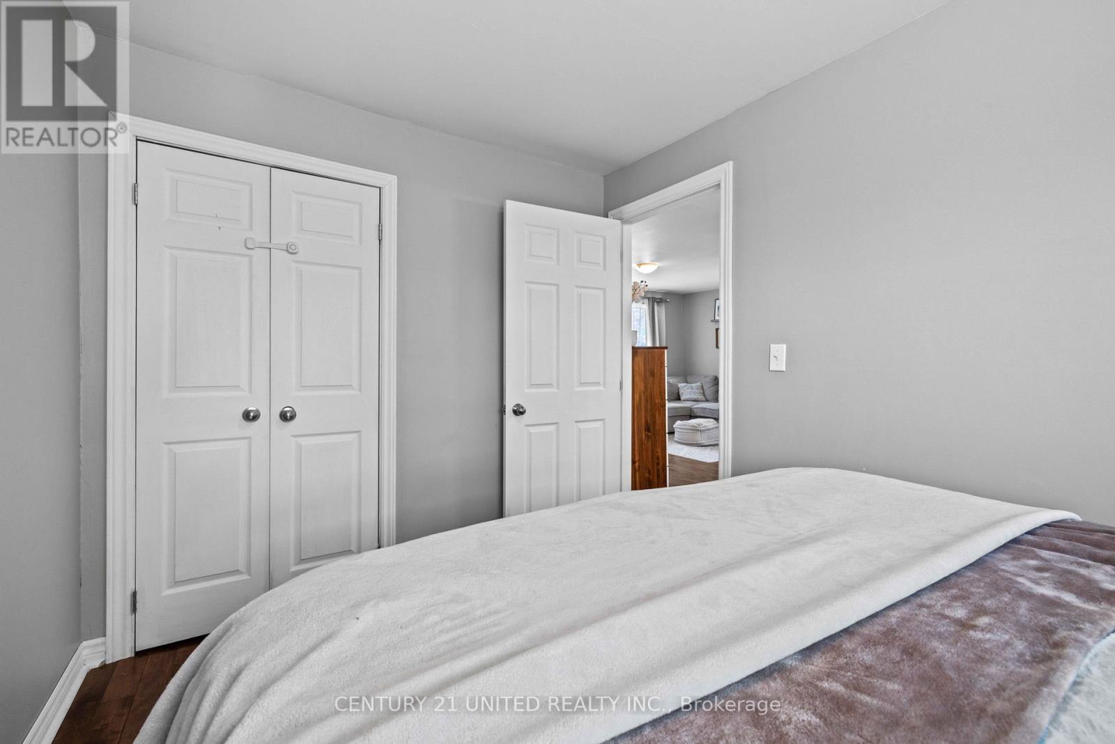 27 St Patrick Street, Kawartha Lakes (Lindsay), Ontario  K9V 1R2 - Photo 11 - X12160867