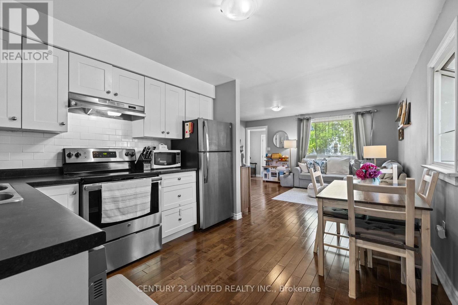 27 St Patrick Street, Kawartha Lakes (Lindsay), Ontario  K9V 1R2 - Photo 14 - X12160867