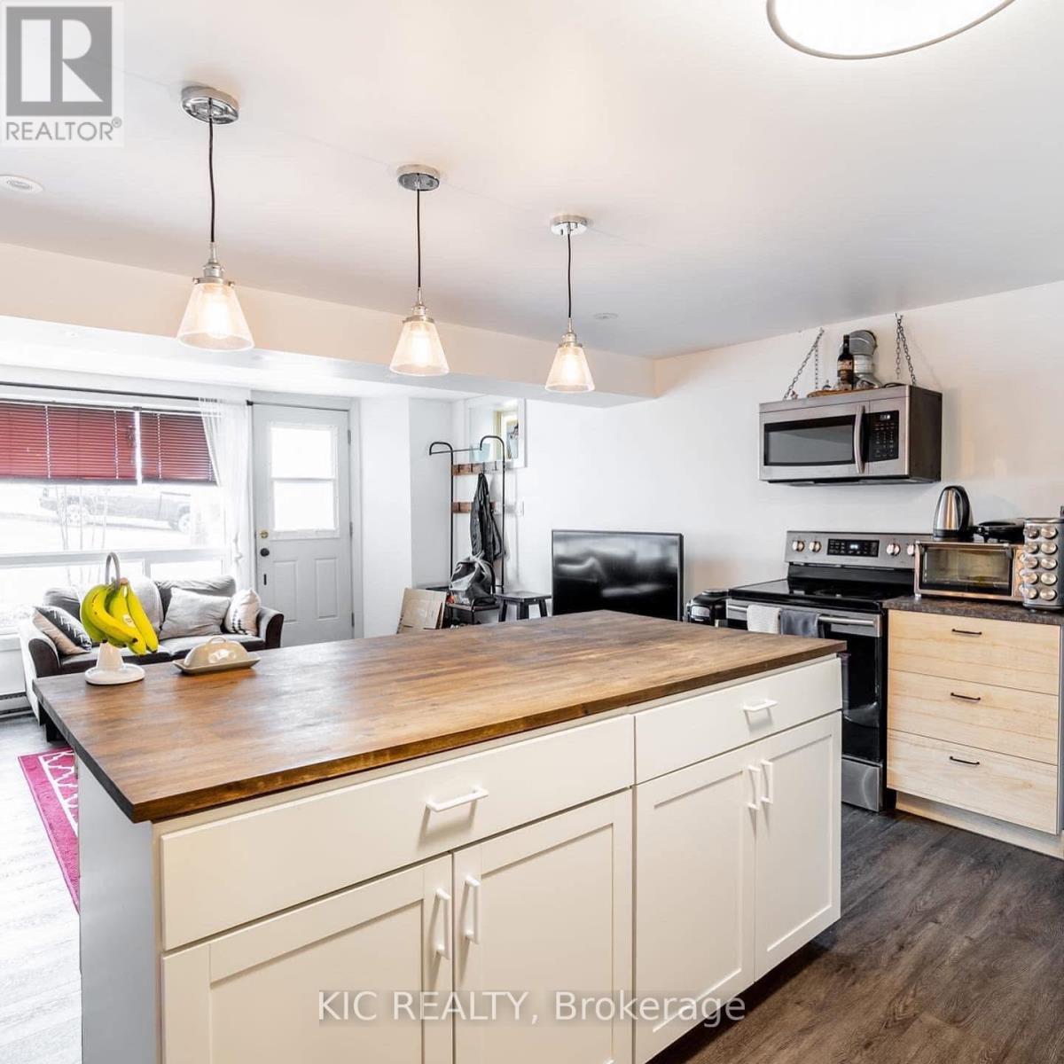 196 Hunter Street E, Peterborough (Ashburnham), Ontario  K9H 1G8 - Photo 10 - X12161358