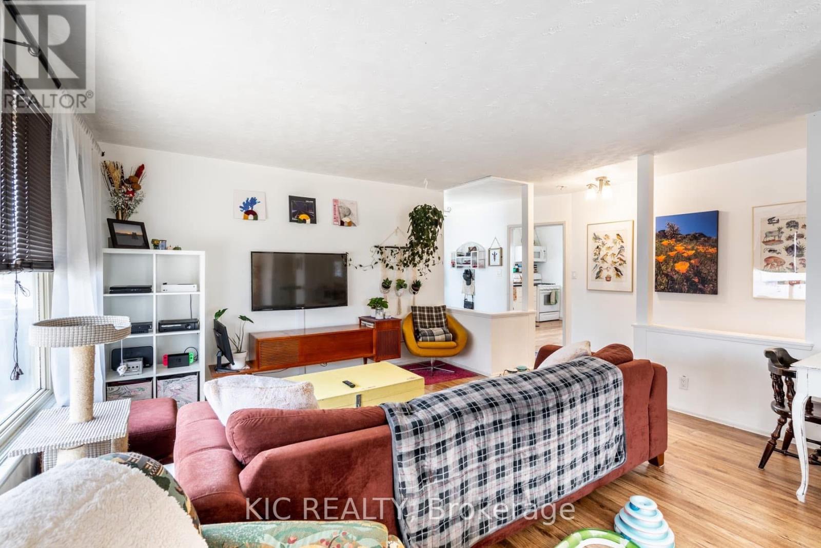 196 Hunter Street E, Peterborough (Ashburnham), Ontario  K9H 1G8 - Photo 3 - X12161358