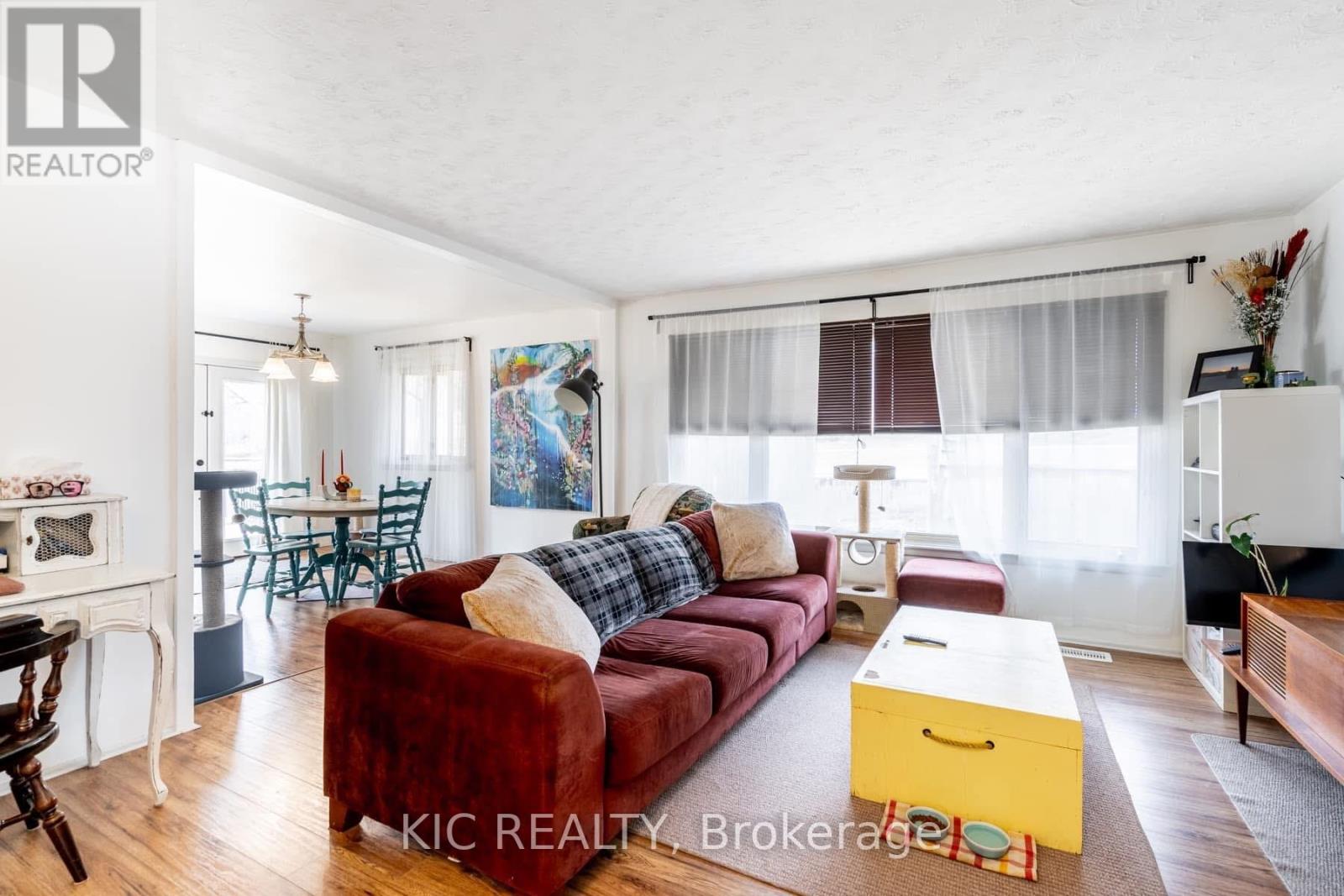 196 Hunter Street E, Peterborough (Ashburnham), Ontario  K9H 1G8 - Photo 4 - X12161358