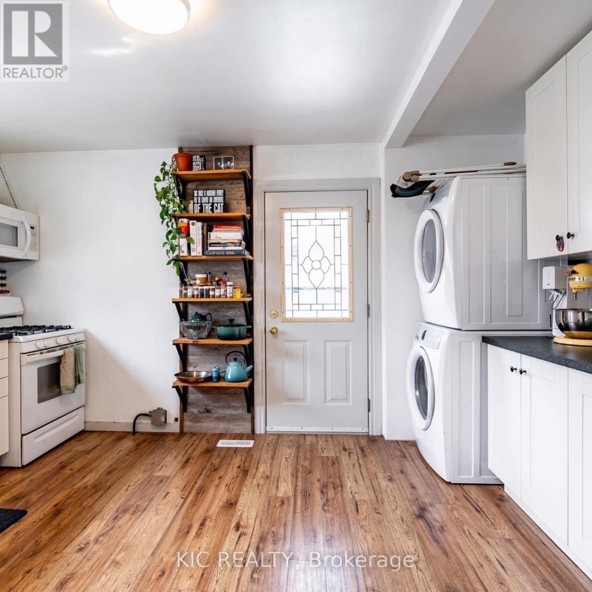 196 Hunter Street E, Peterborough (Ashburnham), Ontario  K9H 1G8 - Photo 7 - X12161358