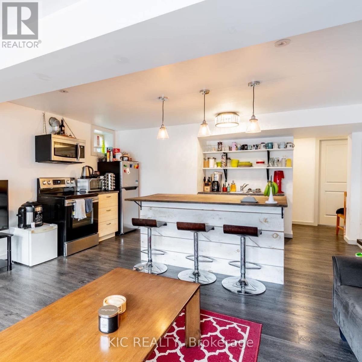 196 Hunter Street E, Peterborough (Ashburnham), Ontario  K9H 1G8 - Photo 8 - X12161358