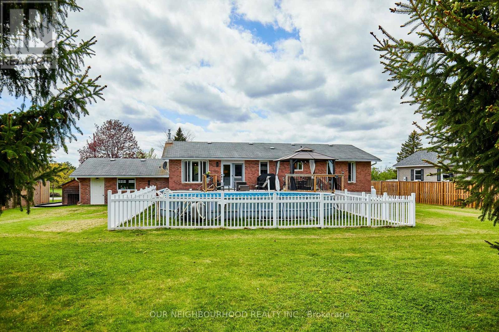 32 Blue Water Avenue, Kawartha Lakes (Fenelon), Ontario  K9V 0K6 - Photo 16 - X12161587