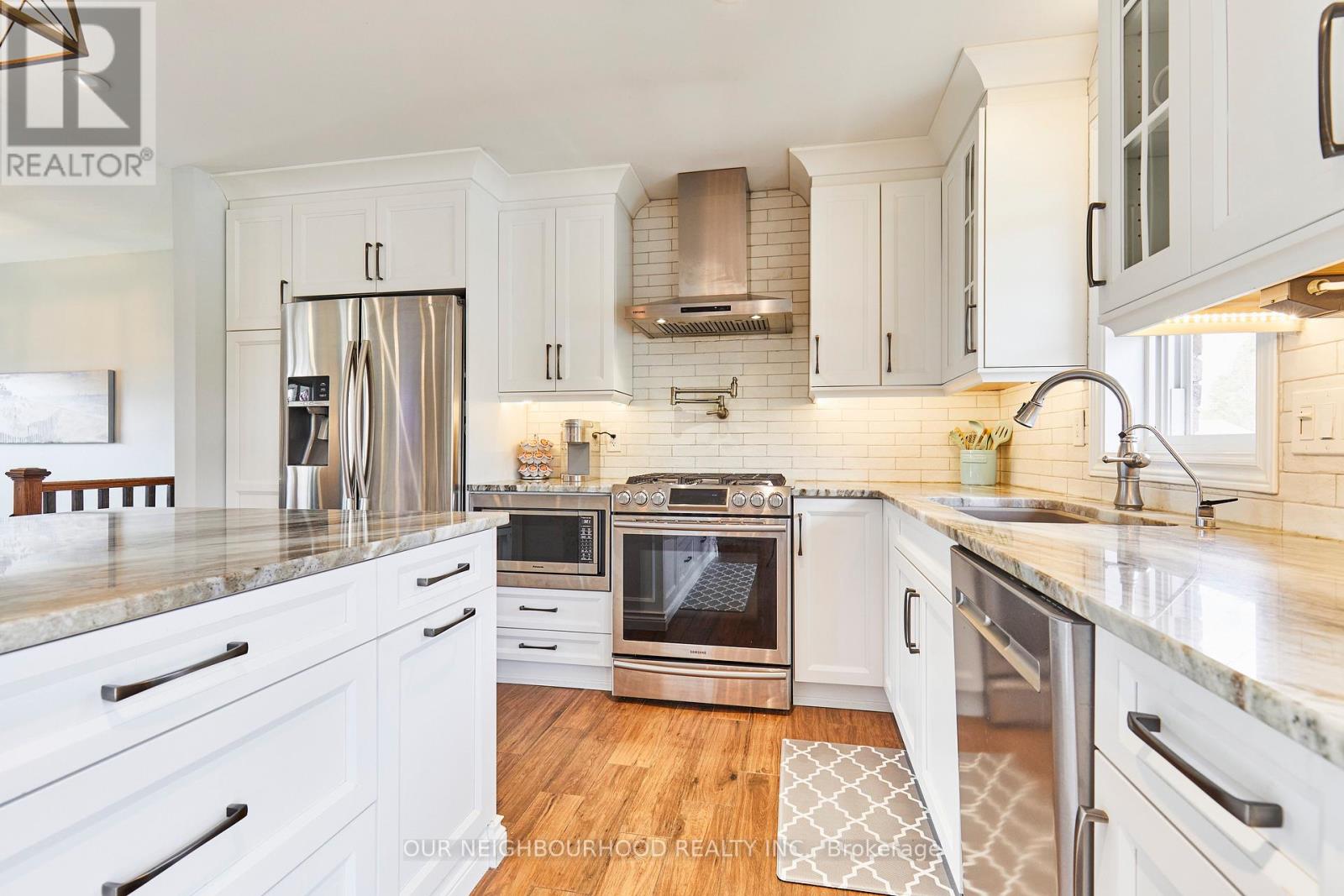 32 Blue Water Avenue, Kawartha Lakes (Fenelon), Ontario  K9V 0K6 - Photo 24 - X12161587