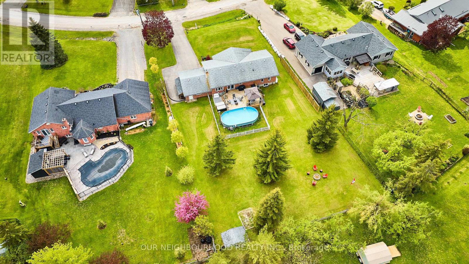32 Blue Water Avenue, Kawartha Lakes (Fenelon), Ontario  K9V 0K6 - Photo 45 - X12161587