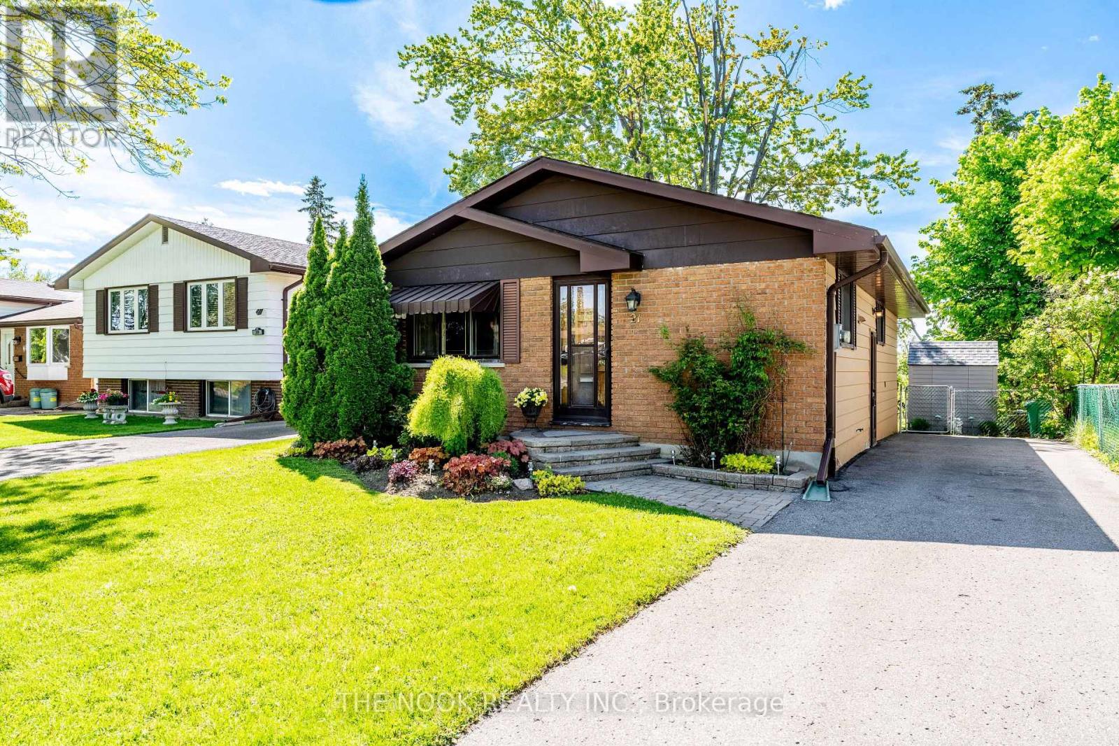 21 Rideau Crescent, Peterborough South (East), Ontario  K9J 1G7 - Photo 2 - X12161591