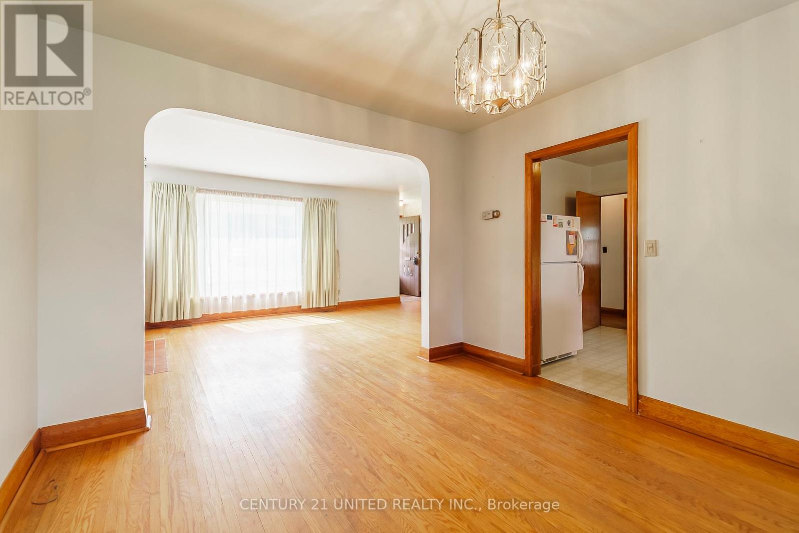 1486 Glencairn Avenue, Peterborough West (North), Ontario  K9J 6S3 - Photo 10 - X12161725