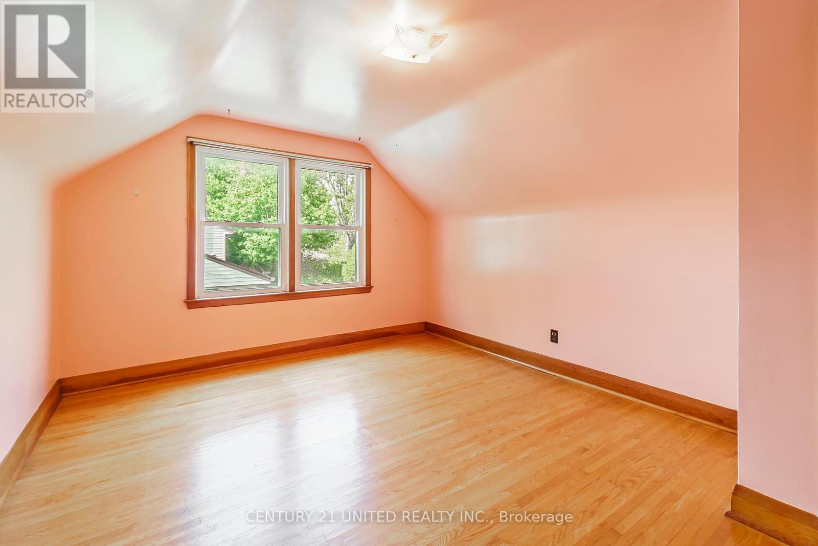 1486 Glencairn Avenue, Peterborough West (North), Ontario  K9J 6S3 - Photo 19 - X12161725