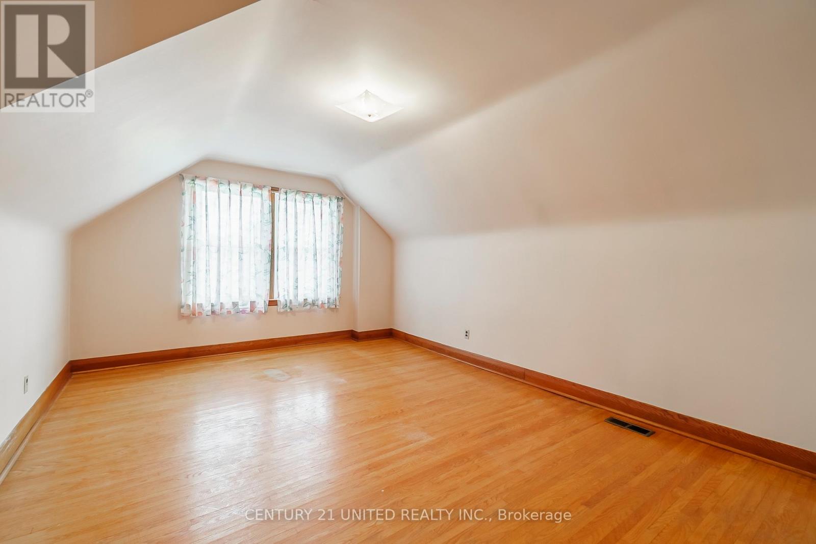 1486 Glencairn Avenue, Peterborough West (North), Ontario  K9J 6S3 - Photo 21 - X12161725