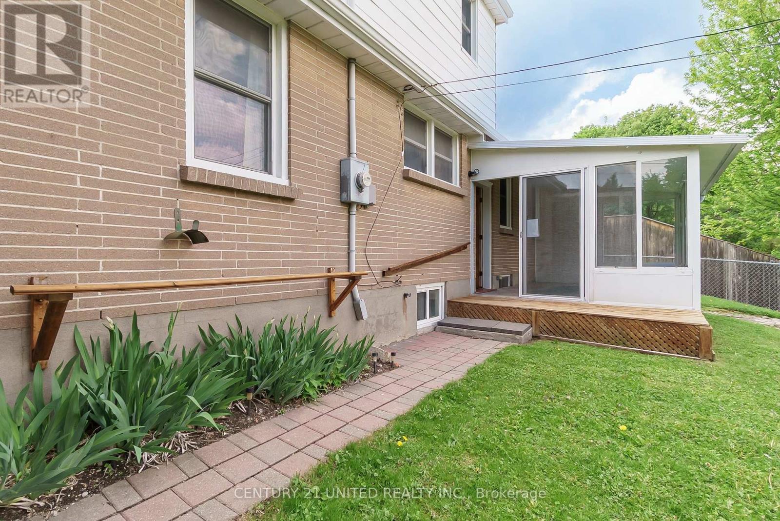 1486 Glencairn Avenue, Peterborough West (North), Ontario  K9J 6S3 - Photo 28 - X12161725