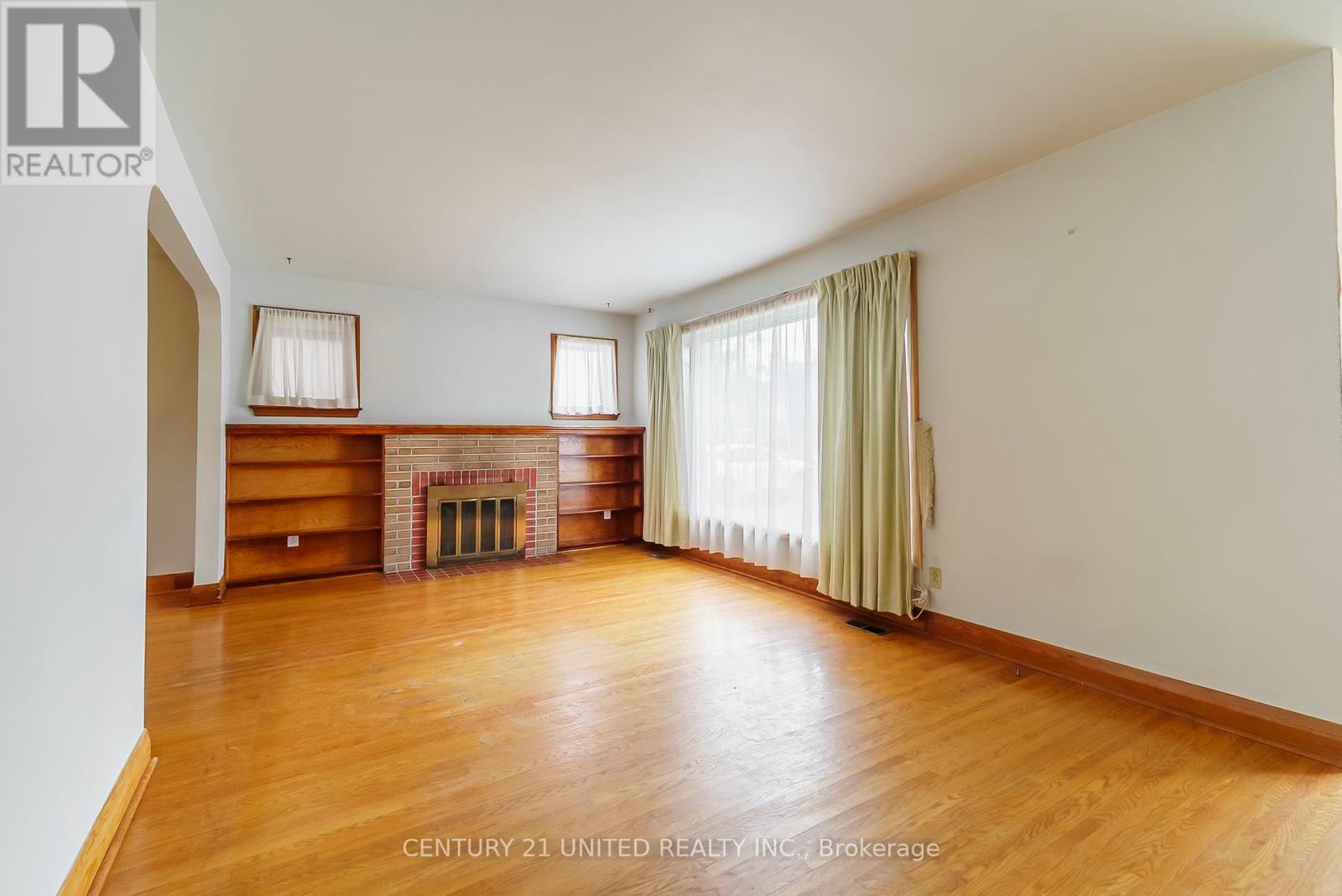 1486 Glencairn Avenue, Peterborough West (North), Ontario  K9J 6S3 - Photo 4 - X12161725