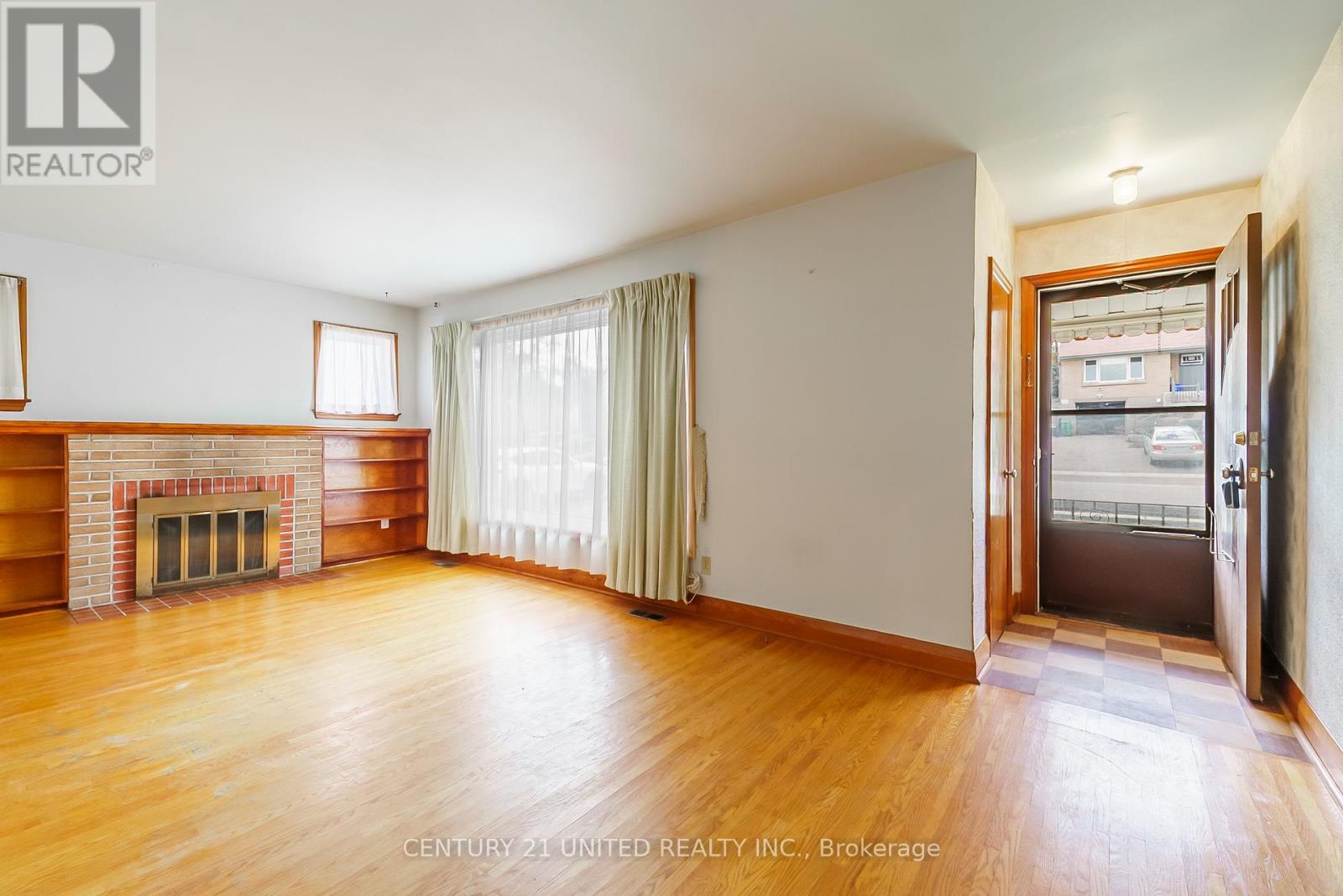 1486 Glencairn Avenue, Peterborough West (North), Ontario  K9J 6S3 - Photo 5 - X12161725