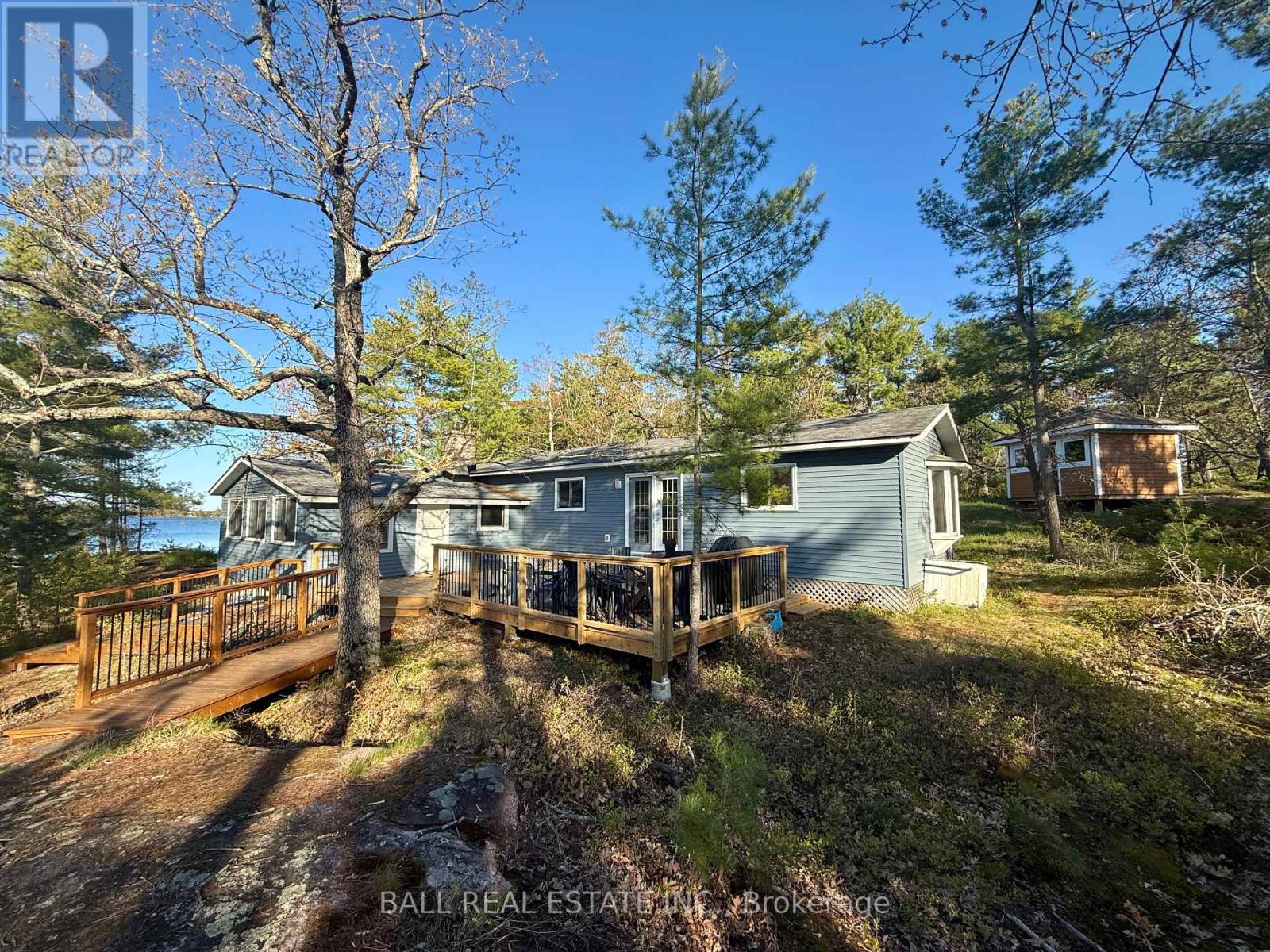 1020 Island 35, Stoney Lake, Douro-Dummer, Ontario  K0L 2H0 - Photo 16 - X12161931