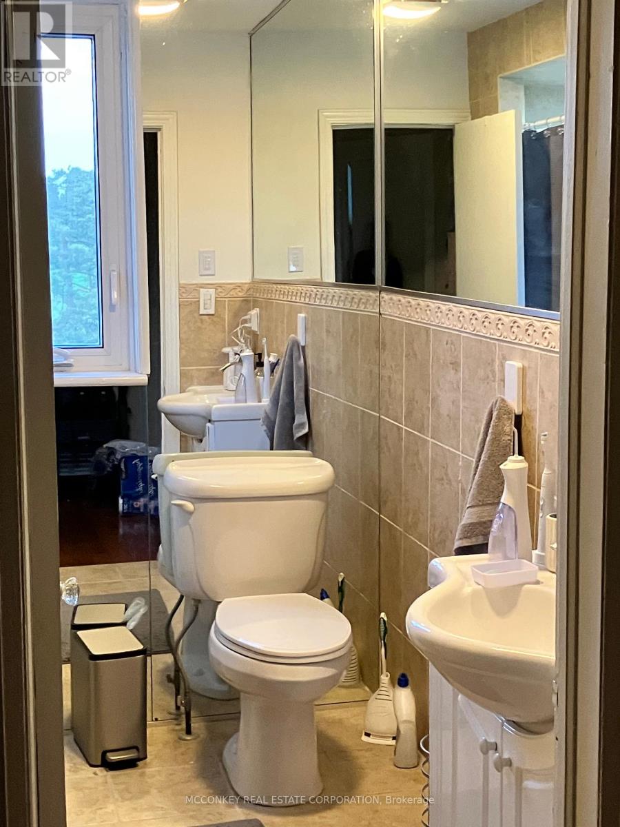 2450 Ashburnham Drive, Peterborough East (Central), Ontario  K9H 0E9 - Photo 3 - X12162250