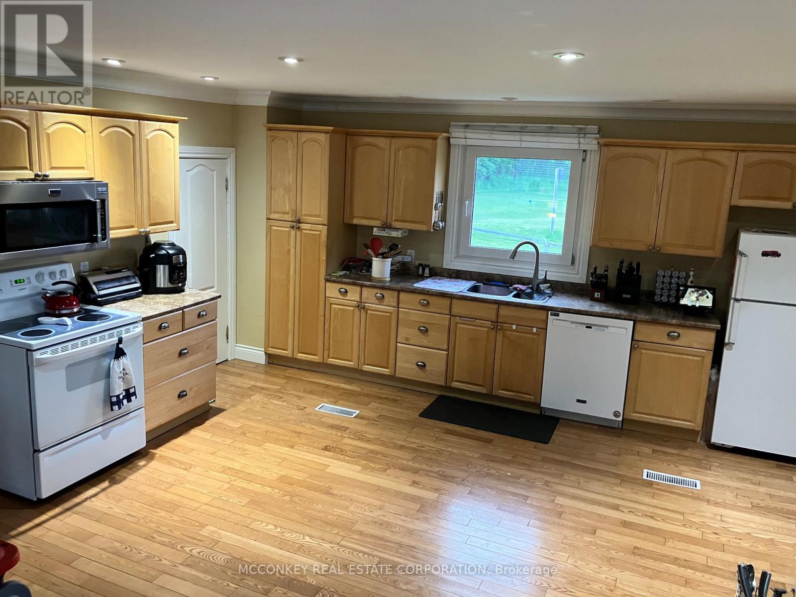 2450 Ashburnham Drive, Peterborough East (Central), Ontario  K9H 0E9 - Photo 5 - X12162250