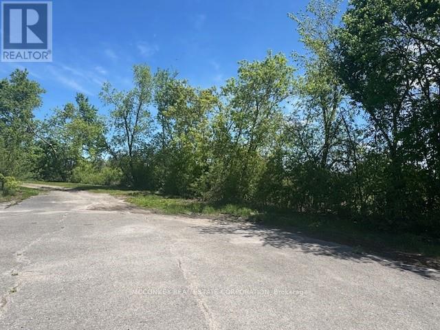 2414 Ashburnham Drive, Peterborough East (Central), Ontario  K9H 0E9 - Photo 6 - X12162258