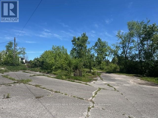 2414 Ashburnham Drive, Peterborough East (Central), Ontario  K9H 0E9 - Photo 7 - X12162258