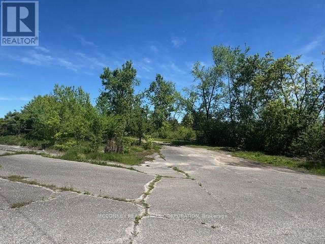 2414 Ashburnham Drive, Peterborough East (Central), Ontario  K9H 0E9 - Photo 8 - X12162258
