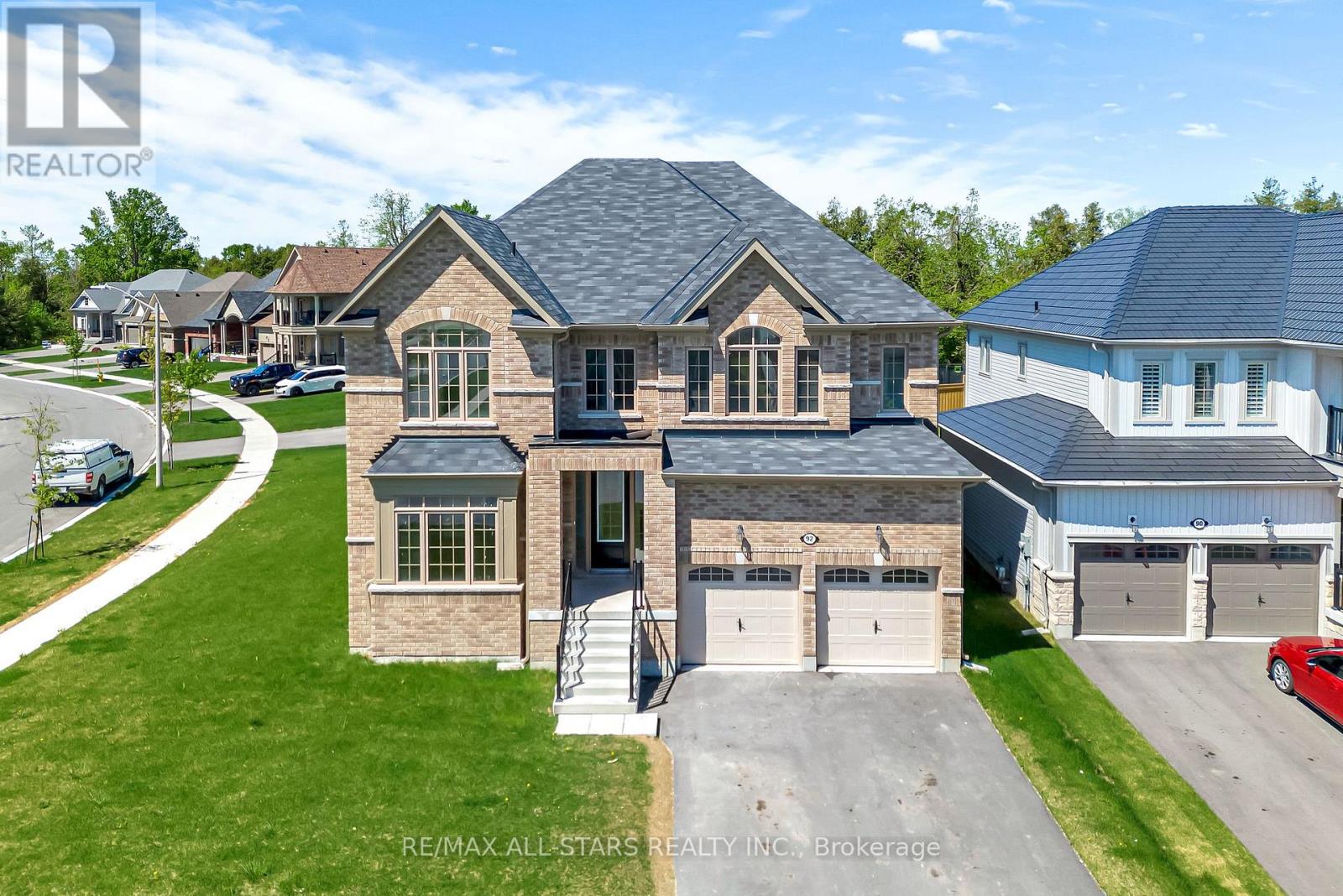 92 Hennessey Crescent, Kawartha Lakes (Lindsay), Ontario  K9V 1P4 - Photo 1 - X12162606