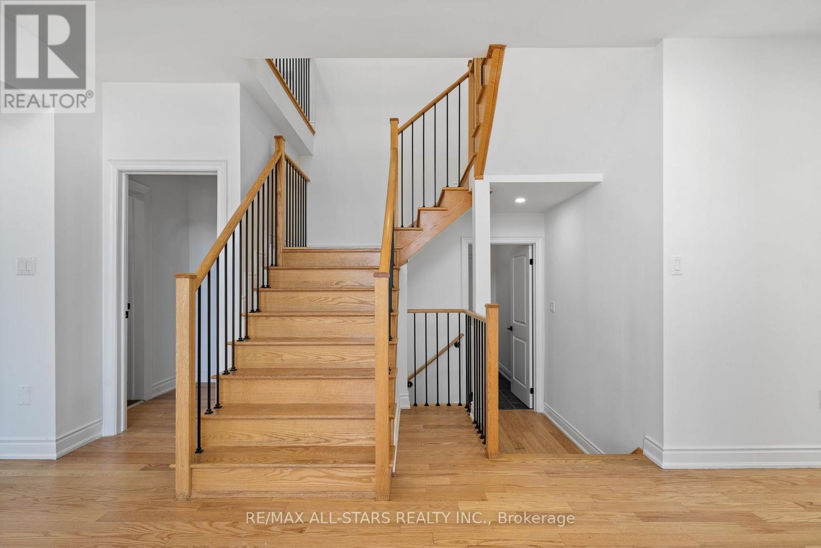 92 Hennessey Crescent, Kawartha Lakes (Lindsay), Ontario  K9V 1P4 - Photo 18 - X12162606