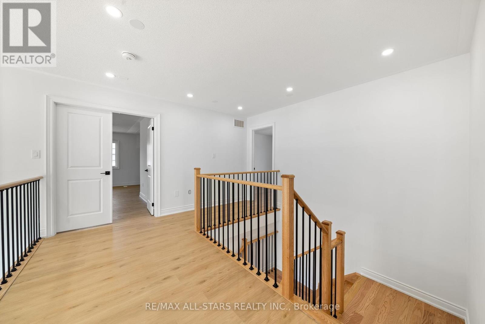 92 Hennessey Crescent, Kawartha Lakes (Lindsay), Ontario  K9V 1P4 - Photo 19 - X12162606