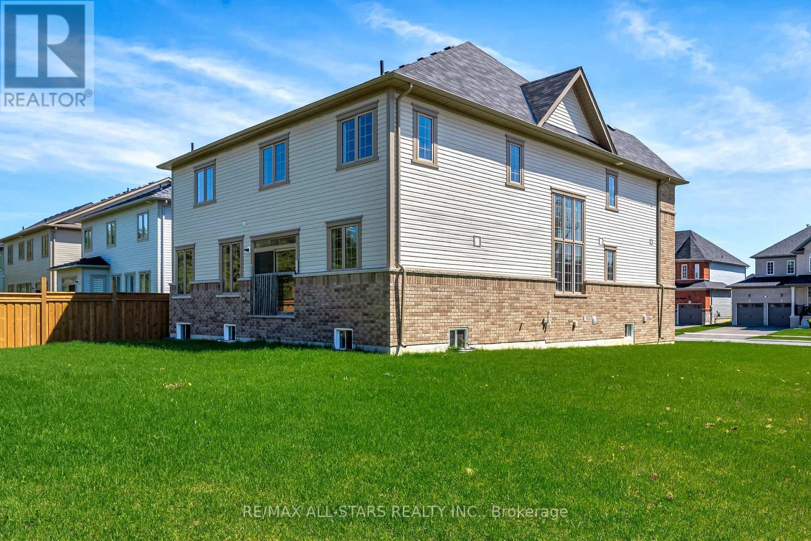 92 Hennessey Crescent, Kawartha Lakes (Lindsay), Ontario  K9V 1P4 - Photo 29 - X12162606