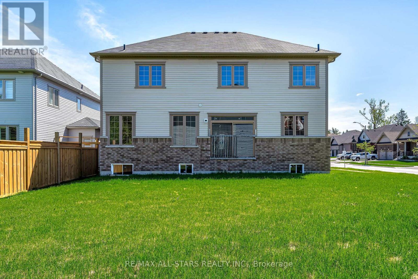 92 Hennessey Crescent, Kawartha Lakes (Lindsay), Ontario  K9V 1P4 - Photo 30 - X12162606