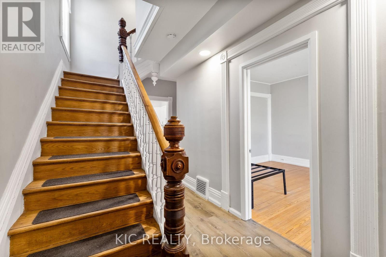 762 Water Street, Peterborough North (South), Ontario  K9H 3N6 - Photo 19 - X12162768