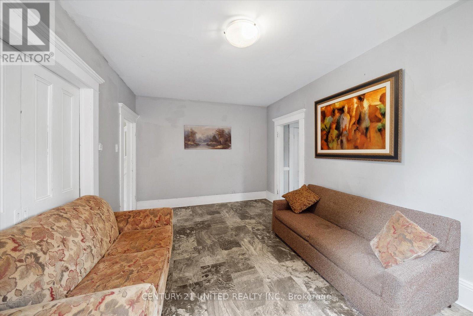 252 London Street, Peterborough Central (North), Ontario  K9H 2Z2 - Photo 10 - X12162896