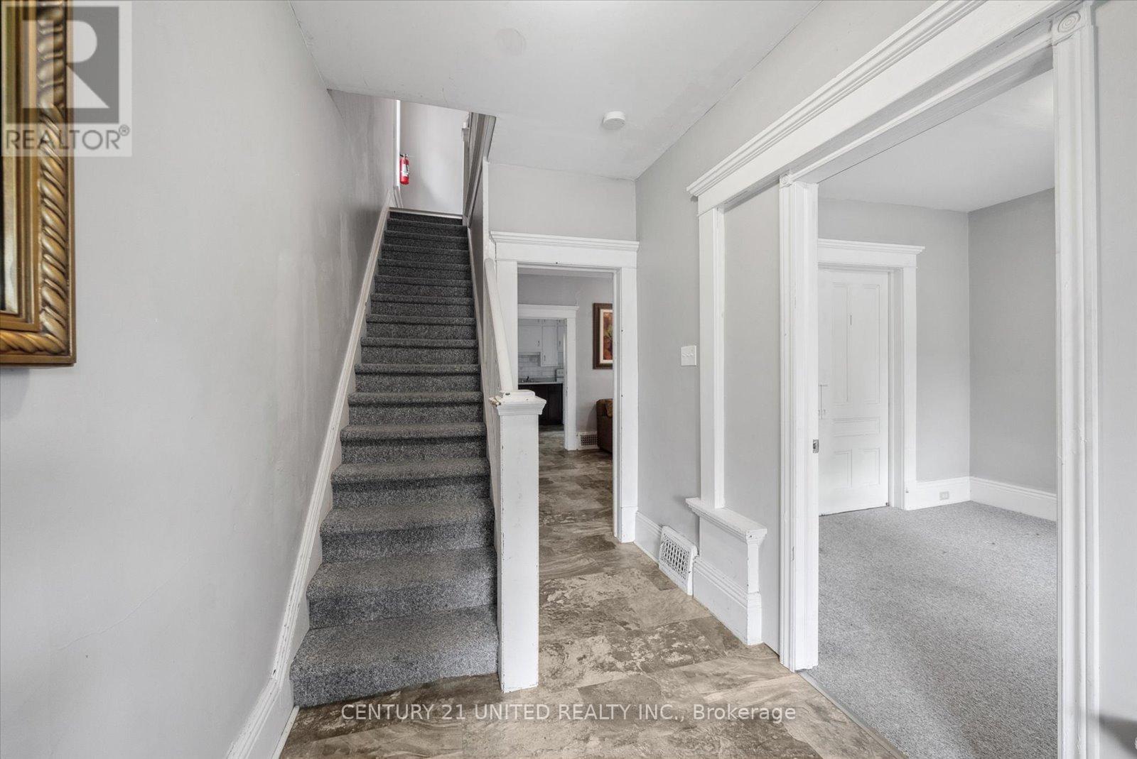 252 London Street, Peterborough Central (North), Ontario  K9H 2Z2 - Photo 15 - X12162896