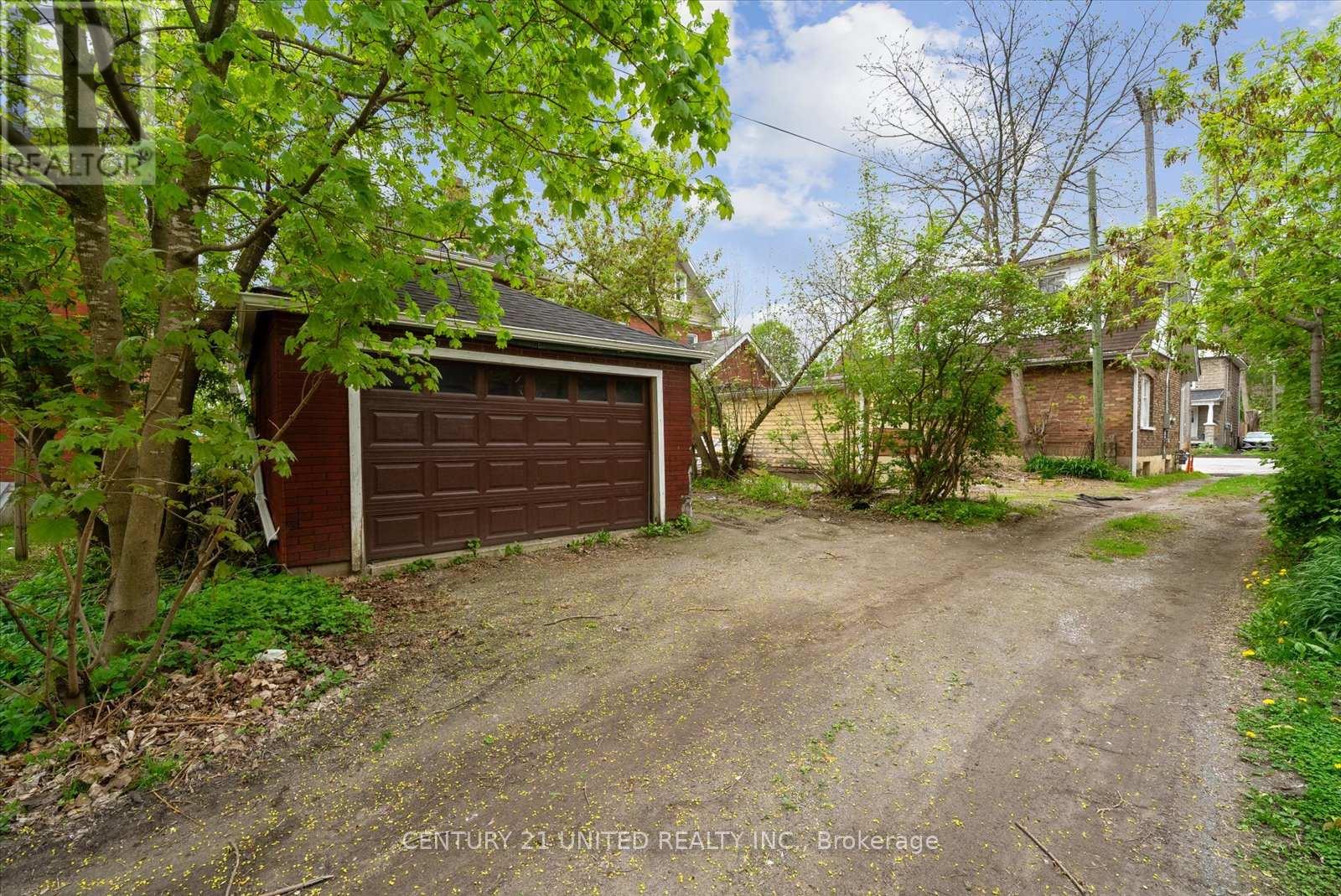 252 London Street, Peterborough Central (North), Ontario  K9H 2Z2 - Photo 33 - X12162896