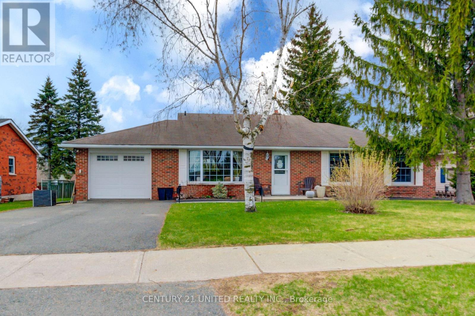 233 Market Street, Trent Hills (Campbellford), Ontario  K0L 1L0 - Photo 3 - X12163021