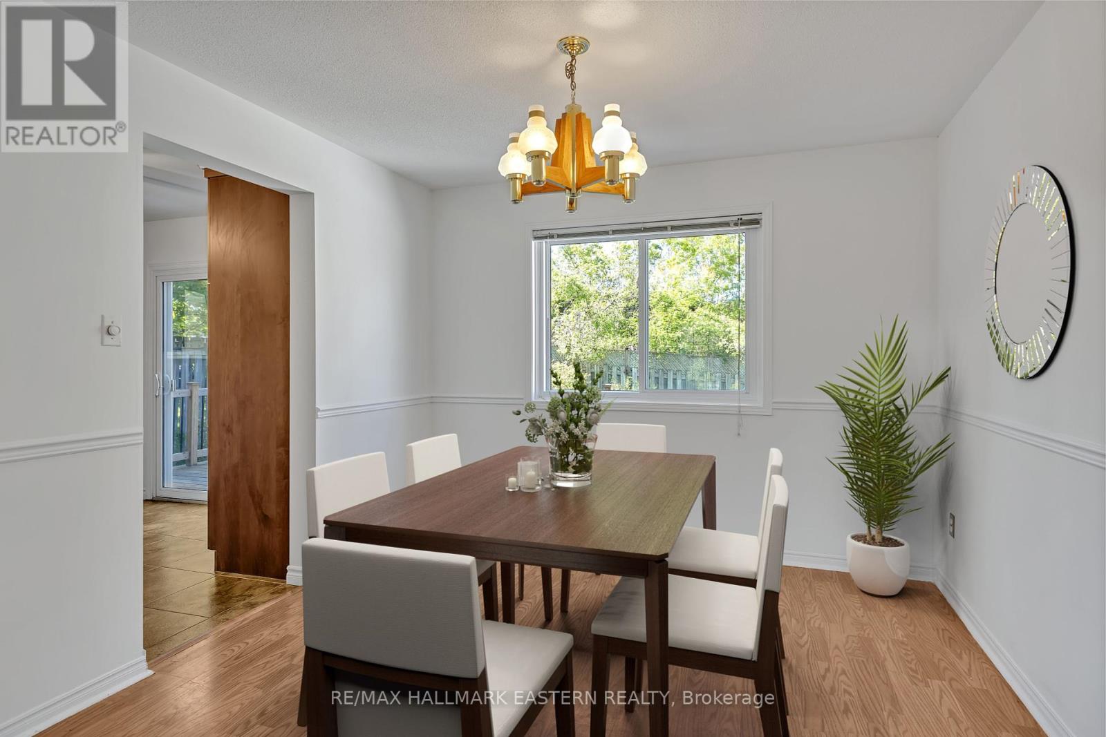 1118 Huntington Circle, Peterborough West (South), Ontario  K9K 2A8 - Photo 10 - X12163519