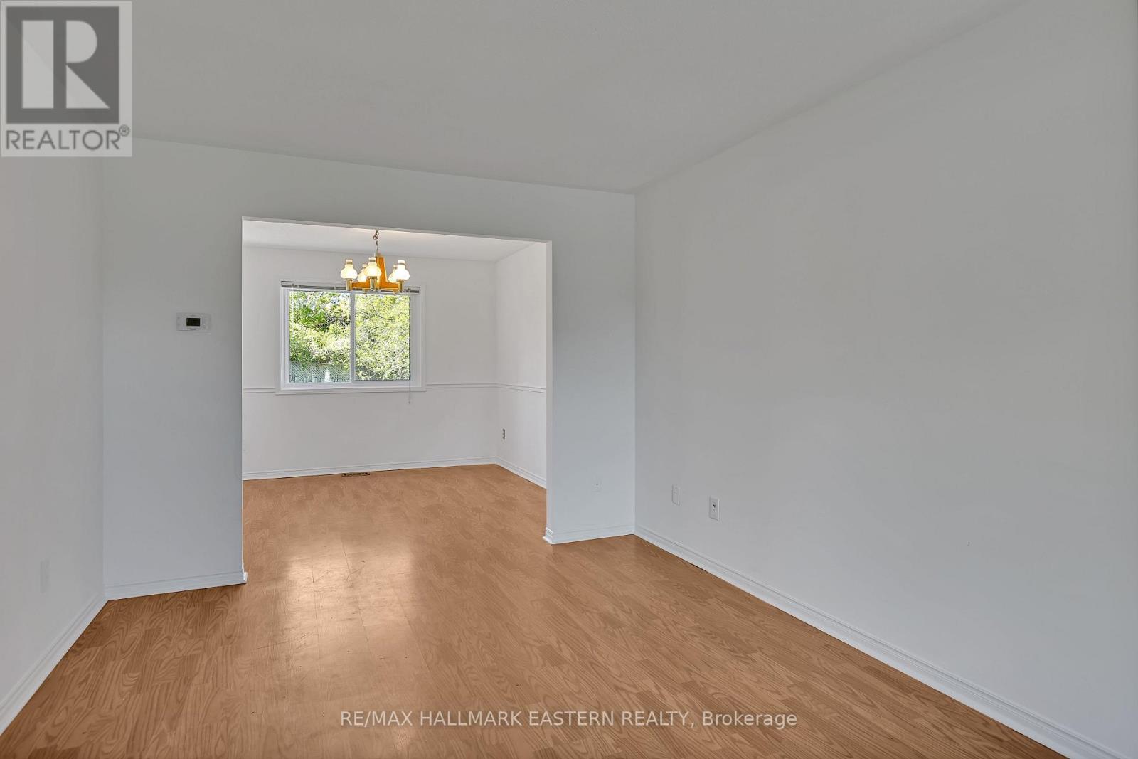 1118 Huntington Circle, Peterborough West (South), Ontario  K9K 2A8 - Photo 12 - X12163519
