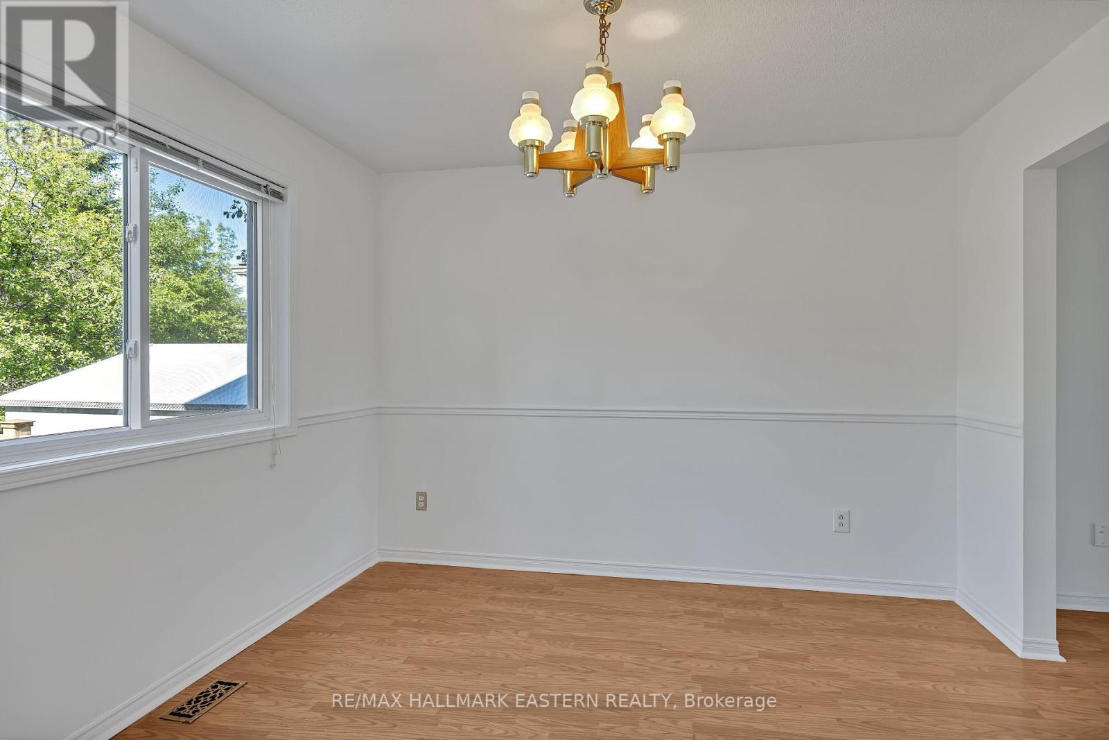1118 Huntington Circle, Peterborough West (South), Ontario  K9K 2A8 - Photo 13 - X12163519