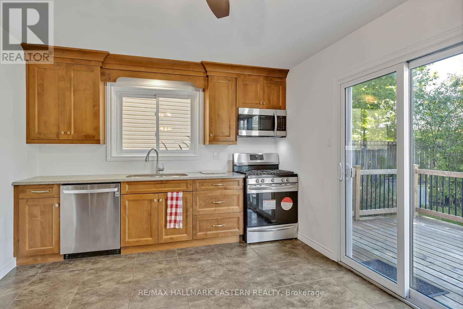 1118 Huntington Circle, Peterborough West (South), Ontario  K9K 2A8 - Photo 15 - X12163519