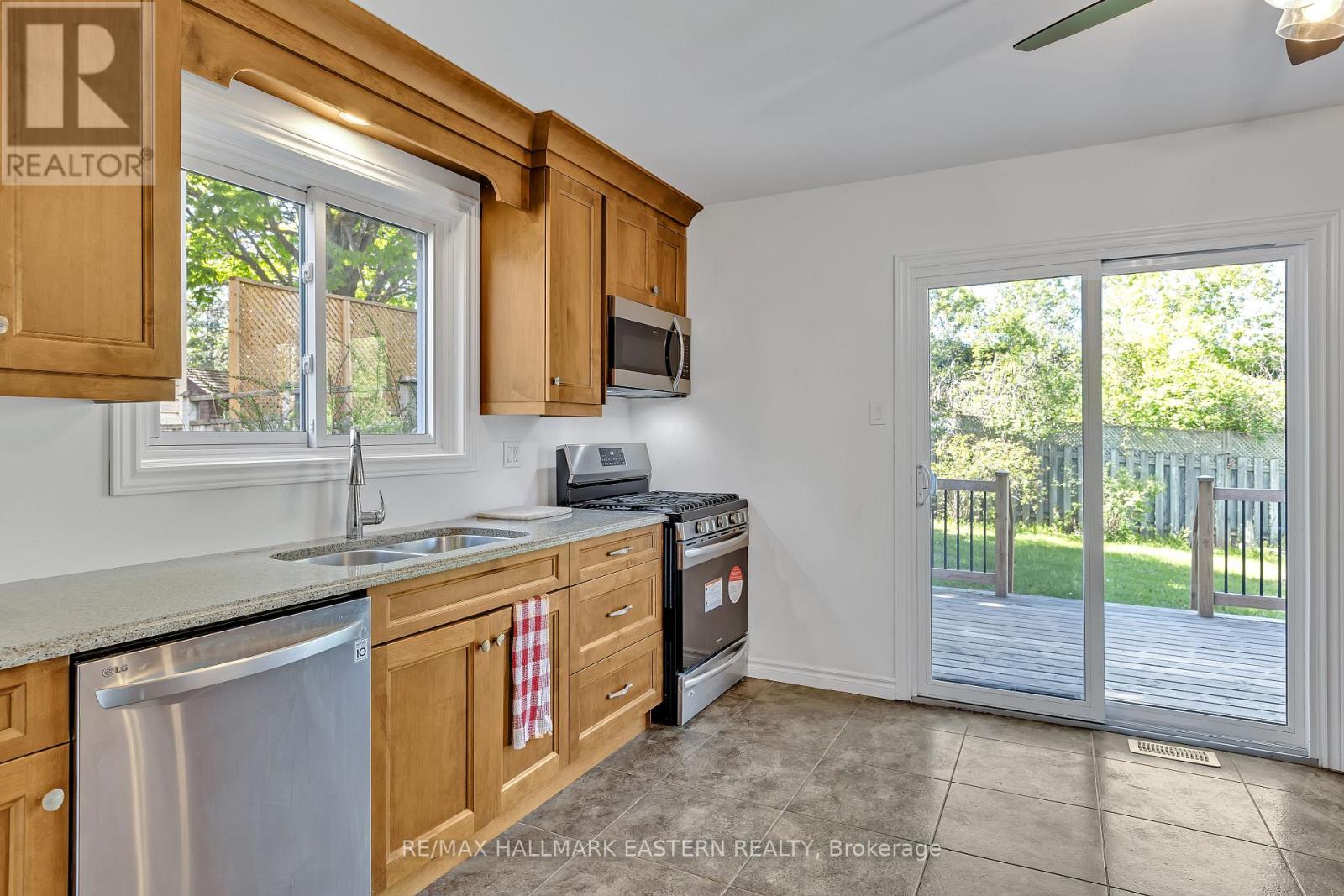 1118 Huntington Circle, Peterborough West (South), Ontario  K9K 2A8 - Photo 19 - X12163519