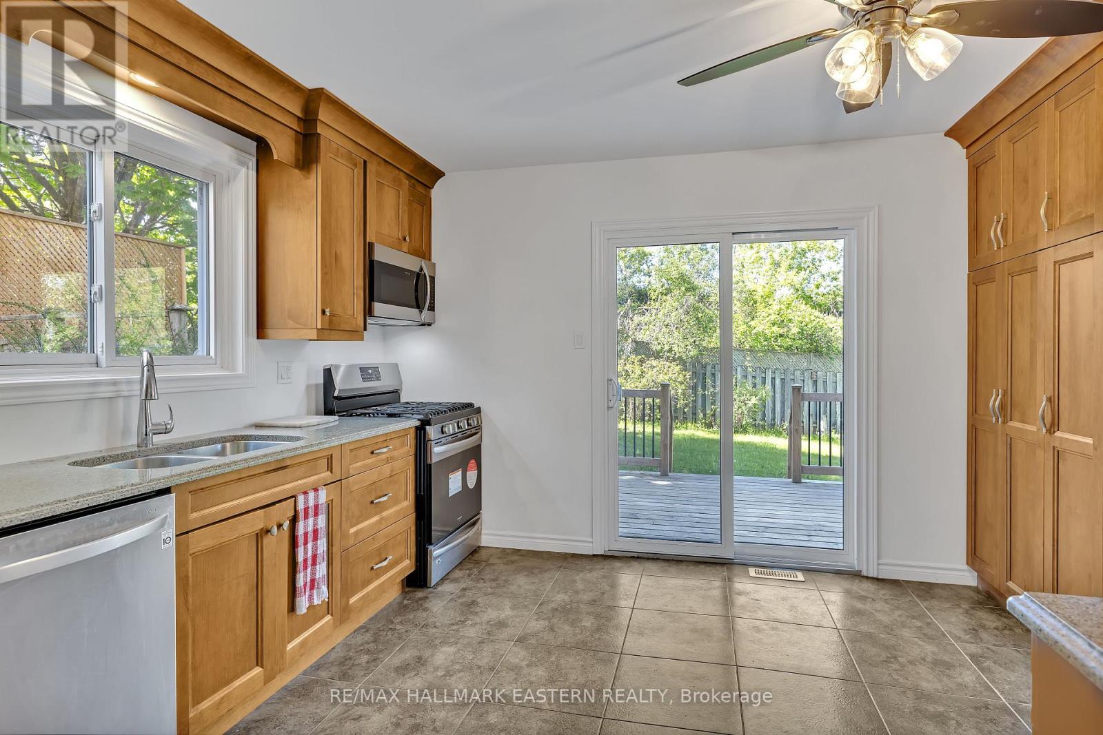 1118 Huntington Circle, Peterborough West (South), Ontario  K9K 2A8 - Photo 20 - X12163519
