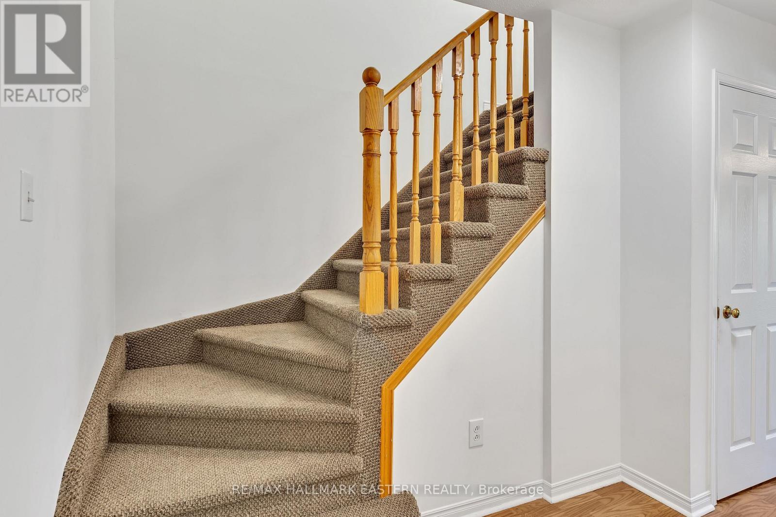 1118 Huntington Circle, Peterborough West (South), Ontario  K9K 2A8 - Photo 23 - X12163519