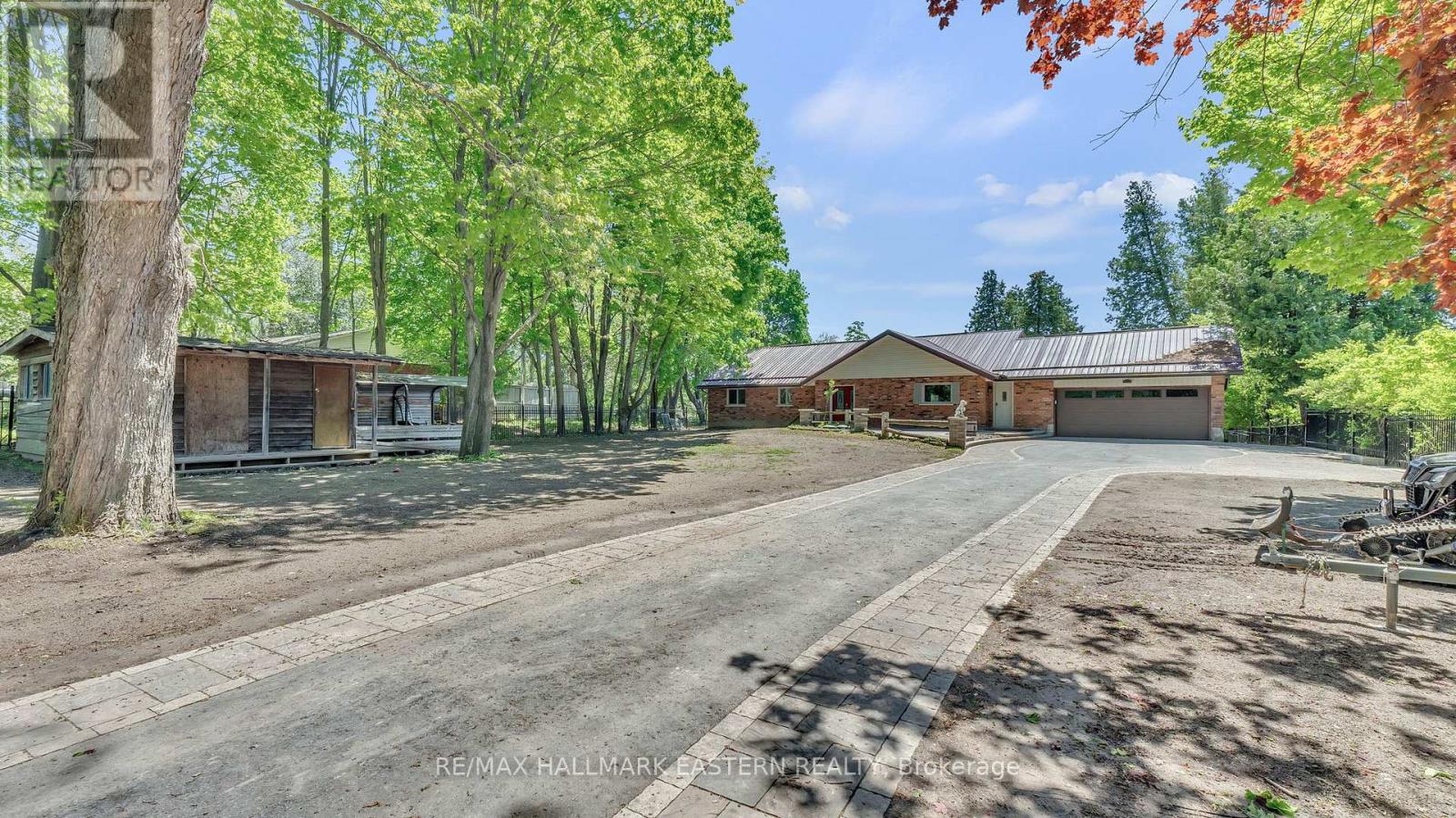 215 Fife's Bay Road, Selwyn, Ontario  K9J 0C6 - Photo 34 - X12163738