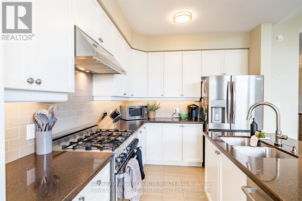 17 Logan Lane, Kawartha Lakes (Lindsay), Ontario  K9V 0L3 - Photo 10 - X12165080