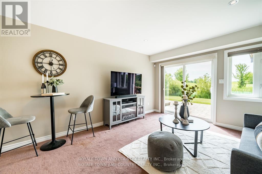 17 Logan Lane, Kawartha Lakes (Lindsay), Ontario  K9V 0L3 - Photo 25 - X12165080
