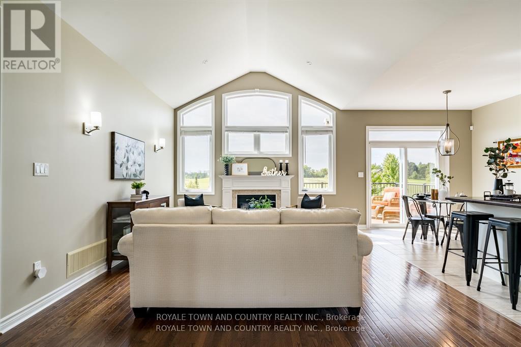 17 Logan Lane, Kawartha Lakes (Lindsay), Ontario  K9V 0L3 - Photo 6 - X12165080